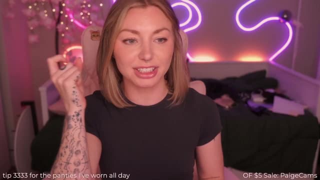 Gallery image thumbnail from Paige's myfreecams stream on, 03/30/2025, 01:06 image 14 of 20