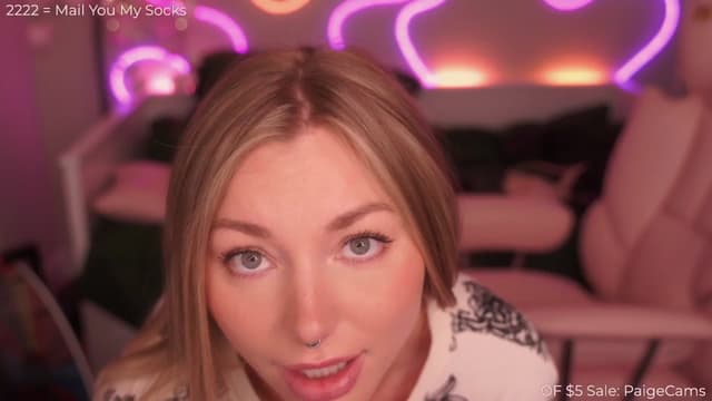 Gallery image thumbnail from Paige's myfreecams stream on, 03/31/2025, 01:55 image 18 of 20