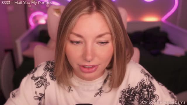 Gallery image thumbnail from Paige's myfreecams stream on, 03/31/2025, 01:55 image 7 of 20