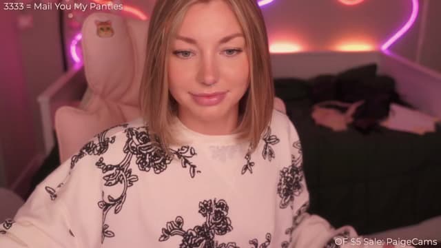 Gallery image thumbnail from Paige's myfreecams stream on, 03/31/2025, 01:55 image 16 of 20