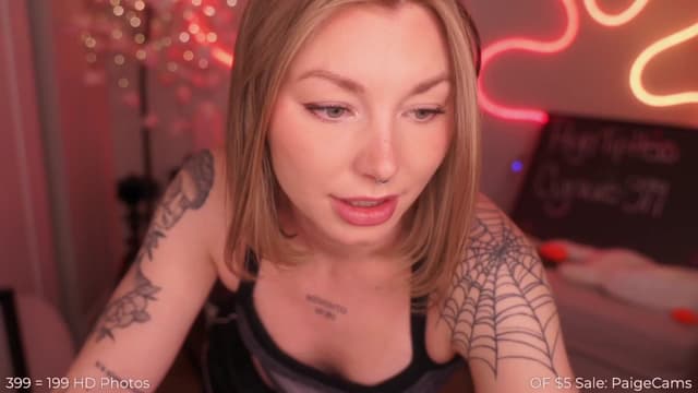Gallery image thumbnail from Paige's myfreecams stream on, 04/13/2025, 03:54 image 2 of 20