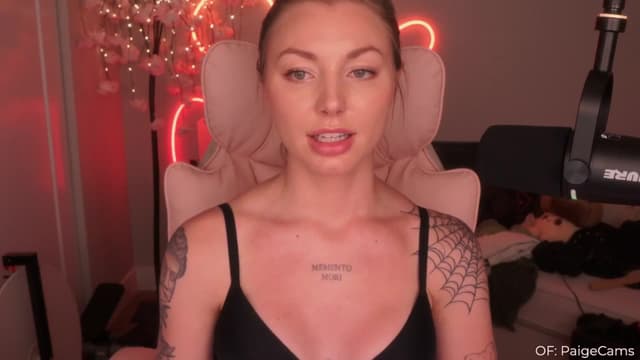 Gallery image thumbnail from Paige's myfreecams stream on, 06/28/2025, 04:21 image 19 of 20