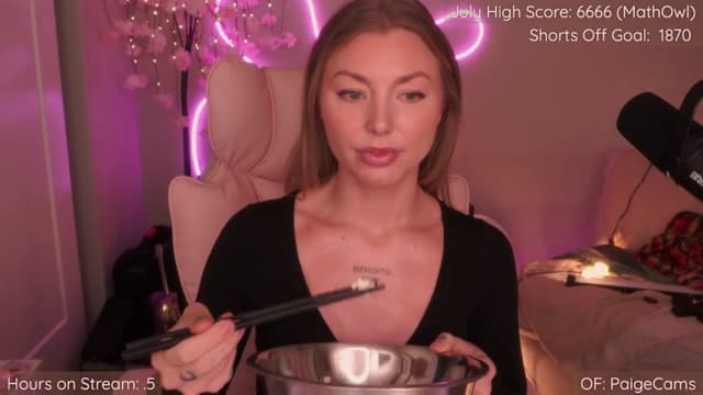 Gallery image thumbnail from Paige's myfreecams stream on, 07/27/2025, 24:54 image 4 of 20