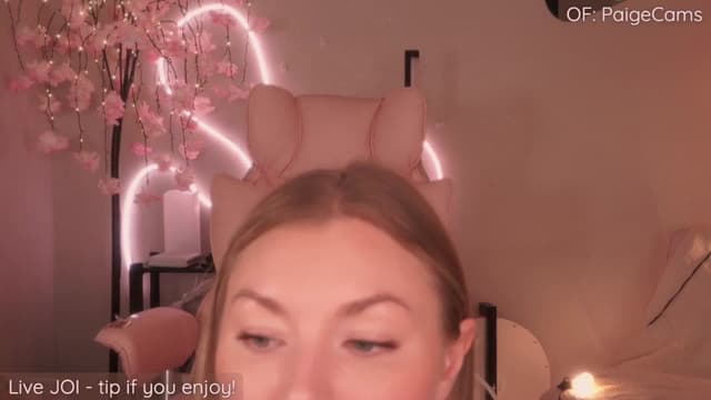Gallery image thumbnail from Paige's myfreecams stream on, 07/28/2025, 23:57 image 10 of 20