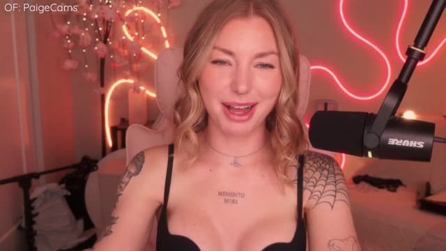 Gallery image thumbnail from Paige's myfreecams stream on, 09/14/2025, 02:38 image 3 of 20