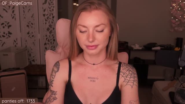 Gallery image thumbnail from Paige's myfreecams stream on, 10/20/2025, 03:56 image 8 of 20