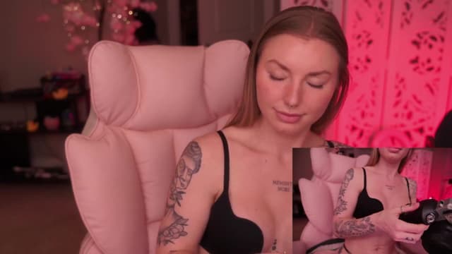 Gallery image thumbnail from Paige's myfreecams stream on, 12/23/2025, 04:49 image 16 of 20