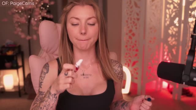Gallery image thumbnail from Paige's myfreecams stream on, 04/14/2026, 05:13 image 14 of 20