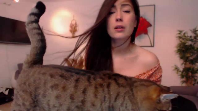 Gallery image thumbnail from PoppyNaked's myfreecams stream on, 11/19/2022, 06:29 image 8 of 20