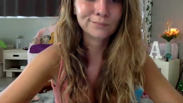Gallery image thumbnail from Qi_ra's myfreecams stream on, 02/08/2023, 06:21 image 15 of 20
