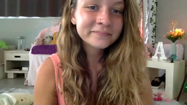 Gallery image thumbnail from Qi_ra's myfreecams stream on, 02/08/2023, 06:21 image 7 of 20