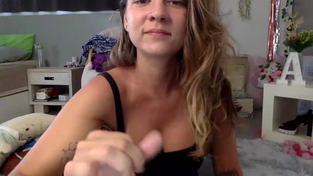 Gallery image thumbnail from Qi_ra's myfreecams stream on, 02/19/2023, 06:51 image 16 of 20