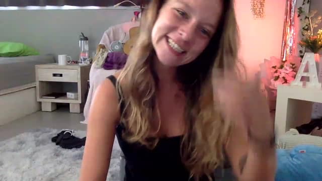 Gallery image thumbnail from Qi_ra's myfreecams stream on, 02/24/2023, 02:55 image 16 of 20