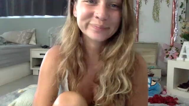 Gallery image thumbnail from Qi_ra's myfreecams stream on, 03/07/2023, 09:03 image 5 of 20