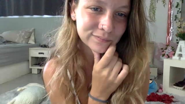 Gallery image thumbnail from Qi_ra's myfreecams stream on, 03/07/2023, 09:03 image 3 of 20