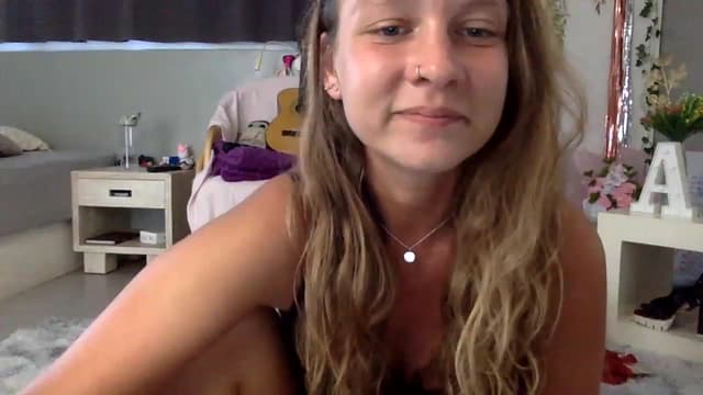 Gallery image thumbnail from Qi_ra's myfreecams stream on, 03/09/2023, 06:46 image 18 of 20