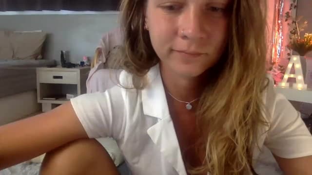 Gallery image thumbnail from Qi_ra's myfreecams stream on, 03/10/2023, 05:19 image 18 of 20