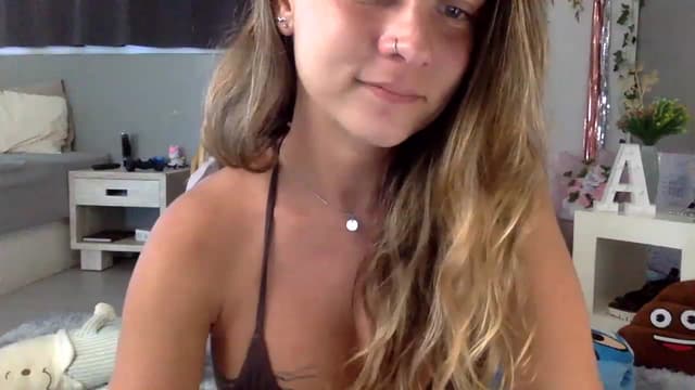 Gallery image thumbnail from Qi_ra's myfreecams stream on, 03/12/2023, 06:13 image 12 of 20