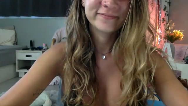 Gallery image thumbnail from Qi_ra's myfreecams stream on, 03/12/2023, 09:37 image 4 of 20