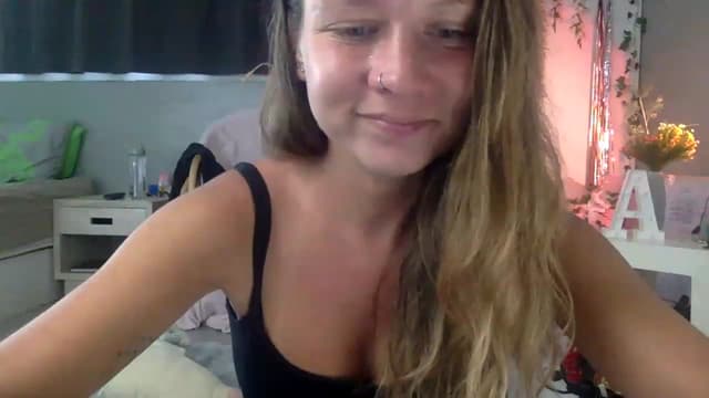 Gallery image thumbnail from Qi_ra's myfreecams stream on, 03/23/2023, 03:02 image 16 of 20