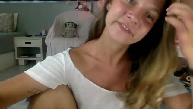 Gallery image thumbnail from Qi_ra's myfreecams stream on, 03/26/2023, 10:20 image 4 of 20
