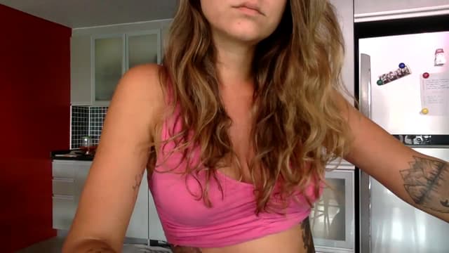 Gallery image thumbnail from Qi_ra's myfreecams stream on, 06/01/2023, 01:55 image 17 of 20