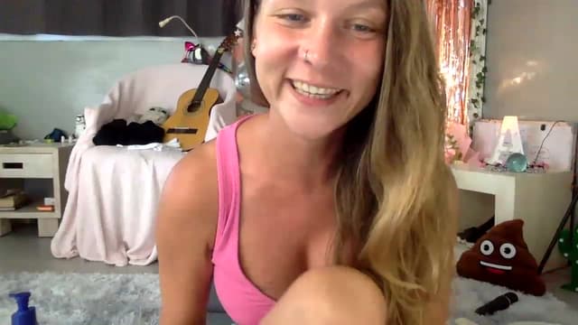 Gallery image thumbnail from Qi_ra's myfreecams stream on, 06/12/2023, 03:12 image 13 of 20