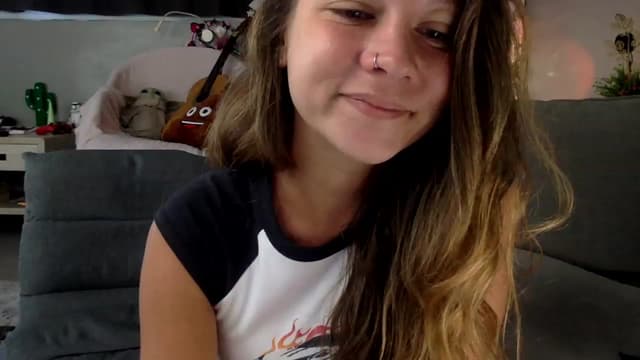 Gallery image thumbnail from Qi_ra's myfreecams stream on, 06/26/2023, 01:07 image 18 of 20