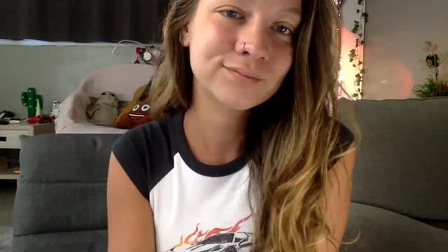 Gallery image thumbnail from Qi_ra's myfreecams stream on, 06/26/2023, 01:07 image 15 of 20