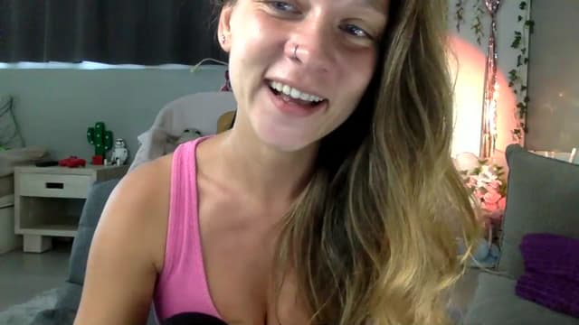 Gallery image thumbnail from Qi_ra's myfreecams stream on, 07/03/2023, 01:33 image 1 of 20