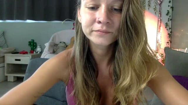Gallery image thumbnail from Qi_ra's myfreecams stream on, 07/03/2023, 01:33 image 2 of 20