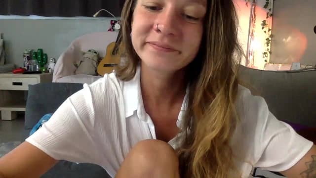 Gallery image thumbnail from Qi_ra's myfreecams stream on, 07/10/2023, 04:40 image 8 of 20