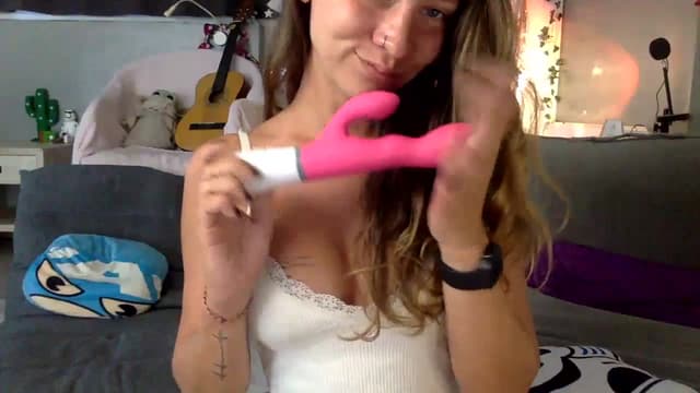 Gallery image thumbnail from Qi_ra's myfreecams stream on, 07/11/2023, 03:34 image 16 of 20