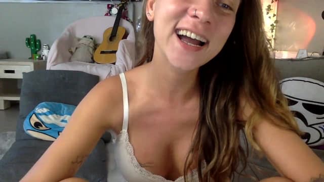 Gallery image thumbnail from Qi_ra's myfreecams stream on, 07/11/2023, 05:54 image 14 of 20