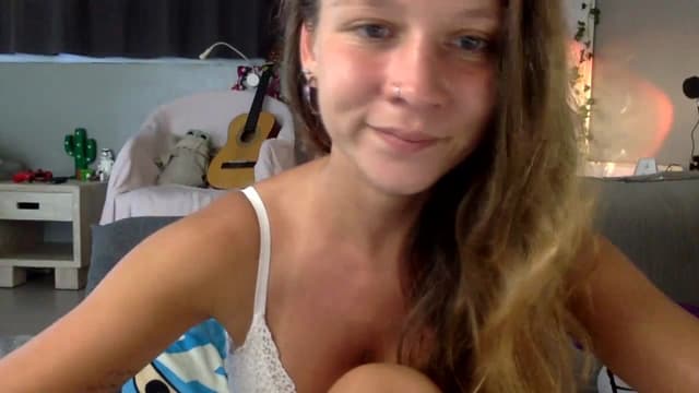 Gallery image thumbnail from Qi_ra's myfreecams stream on, 07/12/2023, 06:18 image 6 of 20