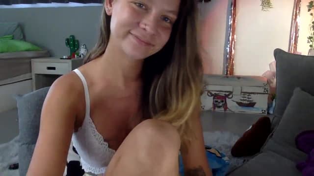 Gallery image thumbnail from Qi_ra's myfreecams stream on, 07/24/2023, 04:09 image 14 of 20