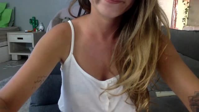 Gallery image thumbnail from Qi_ra's myfreecams stream on, 07/25/2023, 05:32 image 17 of 20