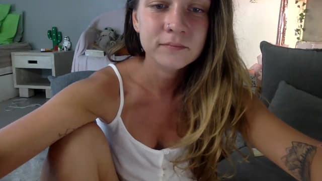 Gallery image thumbnail from Qi_ra's myfreecams stream on, 07/25/2023, 05:32 image 10 of 20