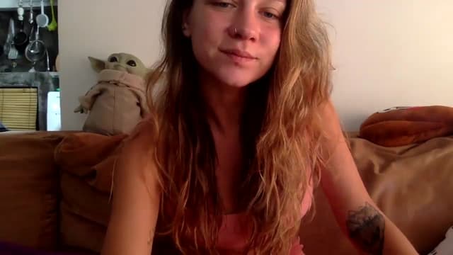 Gallery image thumbnail from Qi_ra's myfreecams stream on, 08/08/2023, 02:58 image 17 of 20