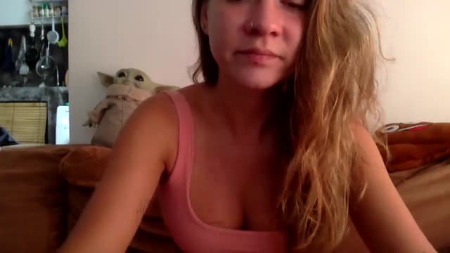 Gallery image thumbnail from Qi_ra's myfreecams stream on, 08/08/2023, 02:58 image 14 of 20