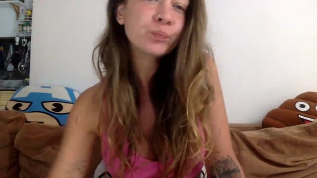 Gallery image thumbnail from Qi_ra's myfreecams stream on, 08/13/2023, 02:55 image 1 of 20