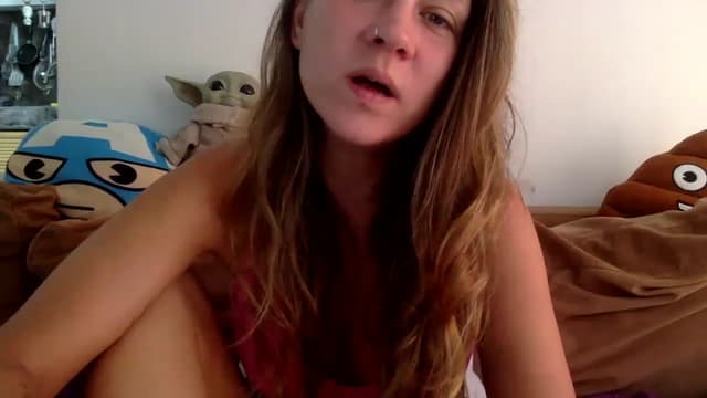 Gallery image thumbnail from Qi_ra's myfreecams stream on, 08/13/2023, 02:55 image 17 of 20