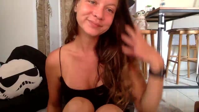 Gallery image thumbnail from Qi_ra's myfreecams stream on, 08/24/2023, 01:43 image 16 of 20