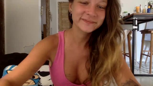 Gallery image thumbnail from Qi_ra's myfreecams stream on, 08/26/2023, 01:06 image 12 of 20