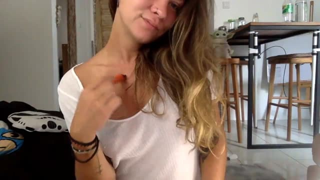 Gallery image thumbnail from Qi_ra's myfreecams stream on, 09/06/2023, 24:00 image 17 of 20