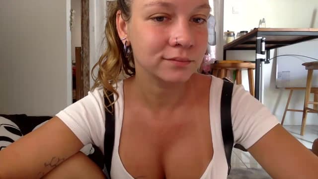 Gallery image thumbnail from Qi_ra's myfreecams stream on, 09/28/2023, 24:37 image 9 of 20