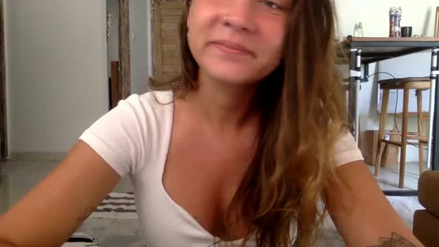 Gallery image thumbnail from Qi_ra's myfreecams stream on, 10/08/2023, 03:24 image 14 of 20