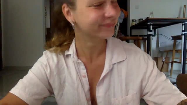 Gallery image thumbnail from Qi_ra's myfreecams stream on, 10/09/2023, 24:01 image 10 of 20