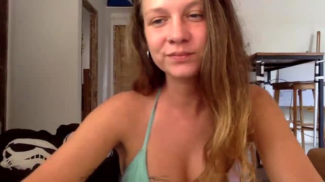 Gallery image thumbnail from Qi_ra's myfreecams stream on, 10/17/2023, 07:10 image 9 of 20