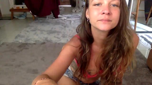 Gallery image thumbnail from Qi_ra's myfreecams stream on, 01/06/2024, 02:53 image 16 of 20